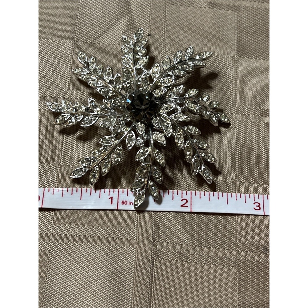 Sarah Coventry Evening Snowflake Large Smokey Rhinestone Brooch Pin 812 VTG - Picture 5 of 11